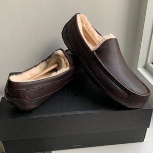 UGG Men’s Ascot Slippers